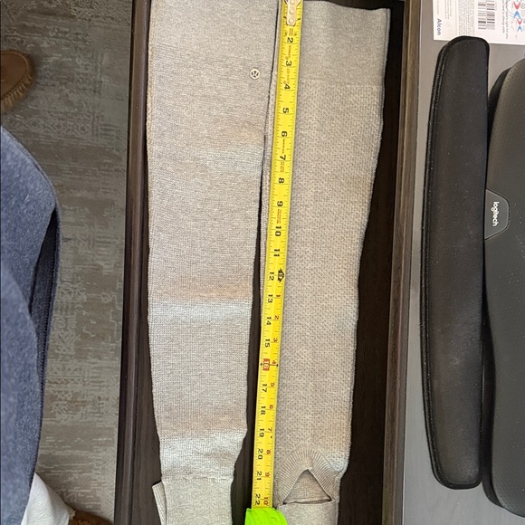 LULULEMON GRAY LEG WARMERS (NWOT) - Picture 8 of 10